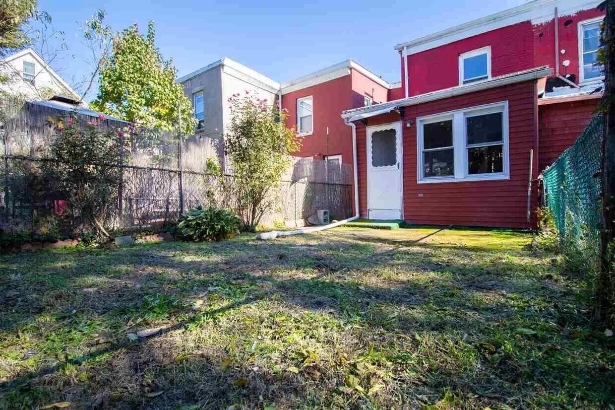 693 Chestnut St Unit 1, Kearny, NJ 07032 Condo for Rent in Kearny, NJ