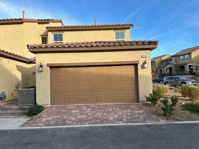 Building Photo - Upgraded, 3 bedroom Inspirada Townhome