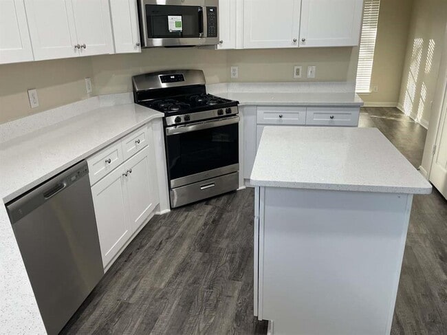 Building Photo - 3603 W Pine Orchard Dr