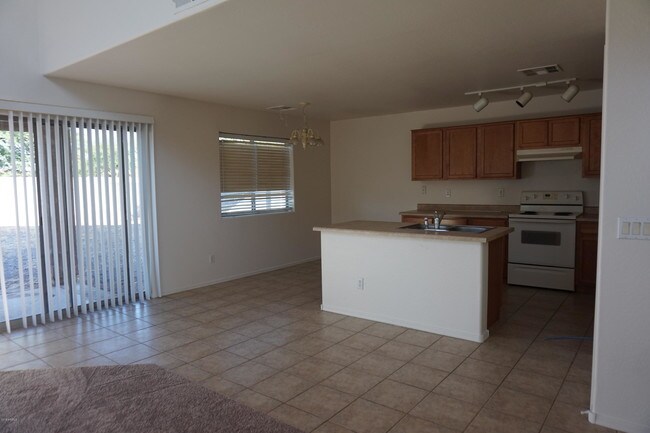 Building Photo - 41137 N Cambria Dr