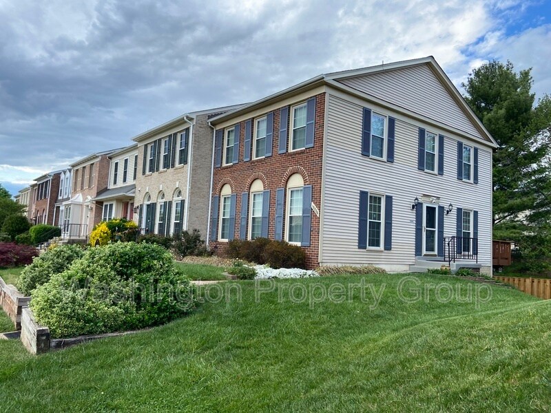 13226 Grand Jct Dr, Fairfax, VA 22033 Townhome Rentals in Fairfax VA