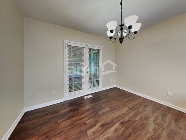 Foto del edificio - 6112 Glenridge Ct
