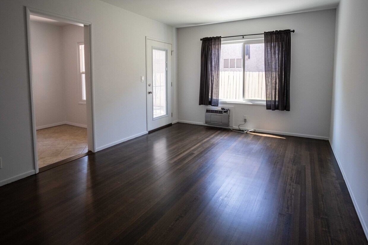 Foto principal - 5336 Hermitage Ave