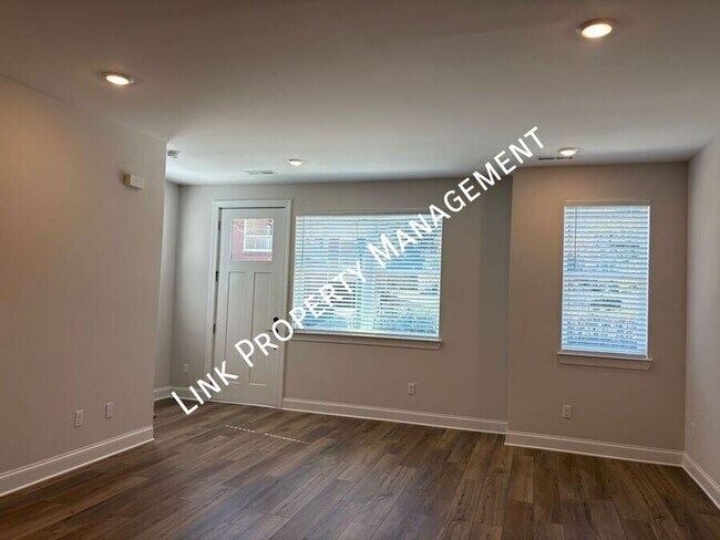 Building Photo - 715 Bespoke Wy