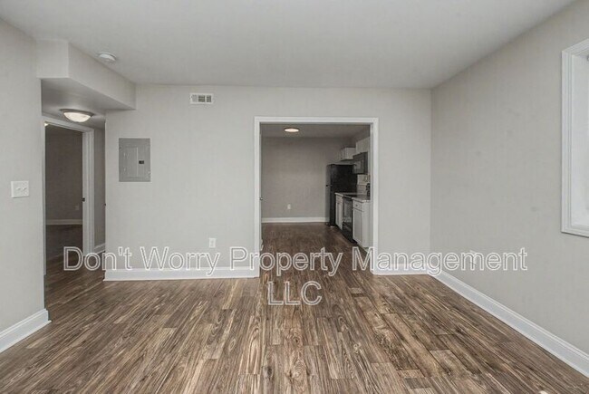 Building Photo - 615 Dumaine St
