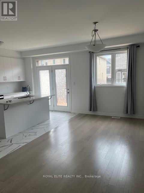 Photo du bâtiment - 1374 William Halton Pkwy