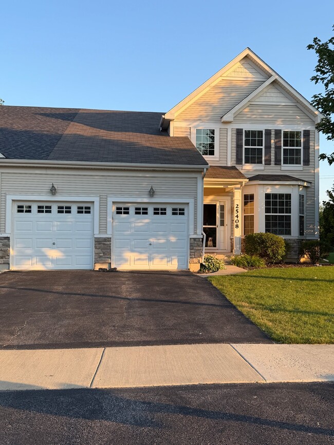 Building Photo - 25408 Cove Ct