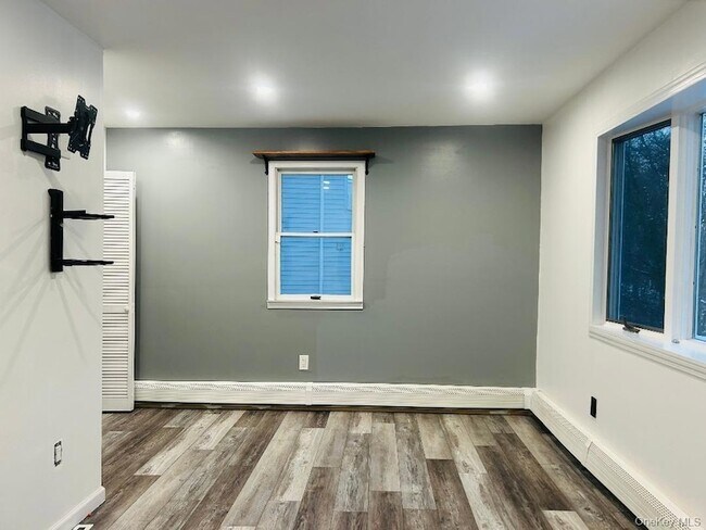 Foto del edificio - 67 Schneider Ave