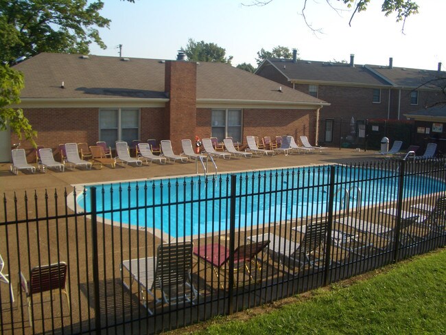 Building Photo - 5856 Brentwood Trace