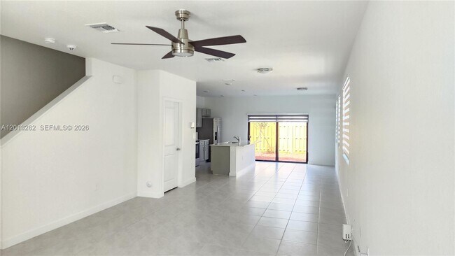 Foto del edificio - 371 NE 16th St