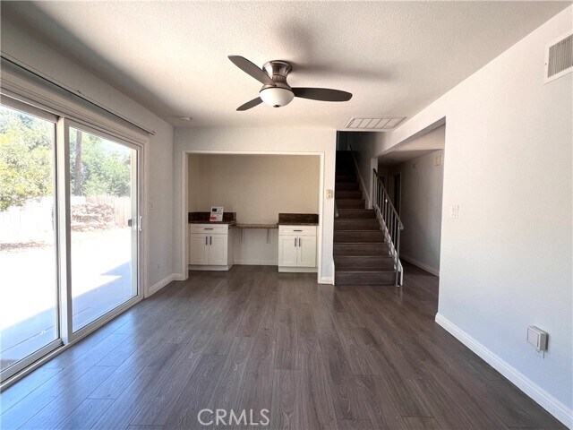 Building Photo - 2061 Rancho Dr