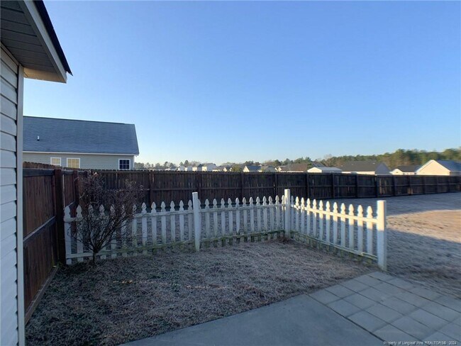Building Photo - 399 Feathers Lane