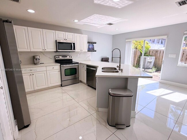 Foto del edificio - 11612 NW 51st Terrace