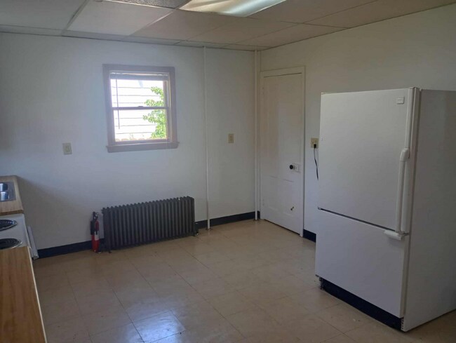 Foto del edificio - 20 W College Ave