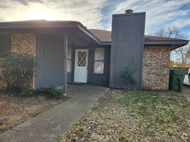 Building Photo - 2508 Windy Pine Ln