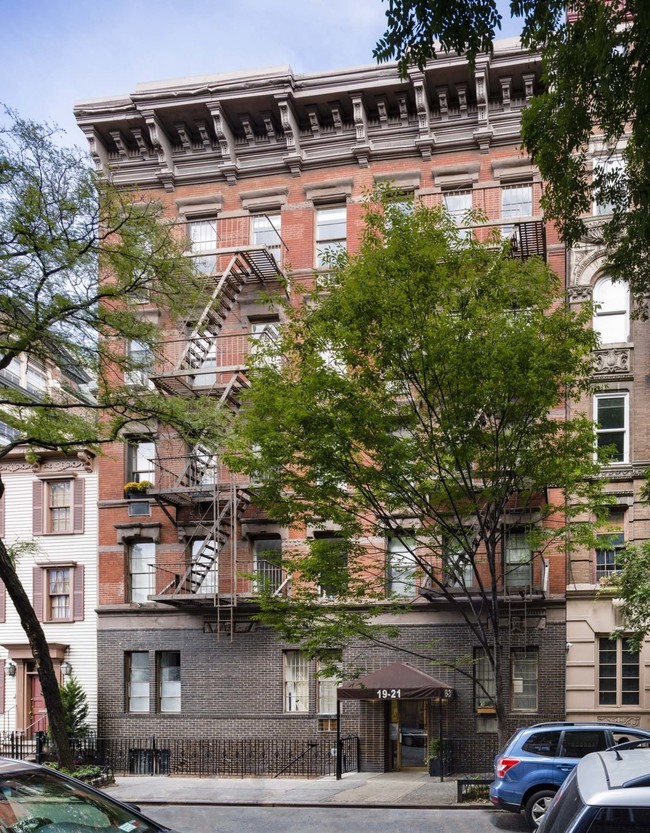 Interior Photo - 19-21 Grove Street