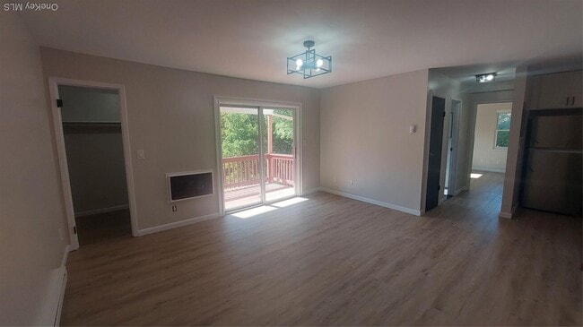 Building Photo - 203 Ludingtonville Rd