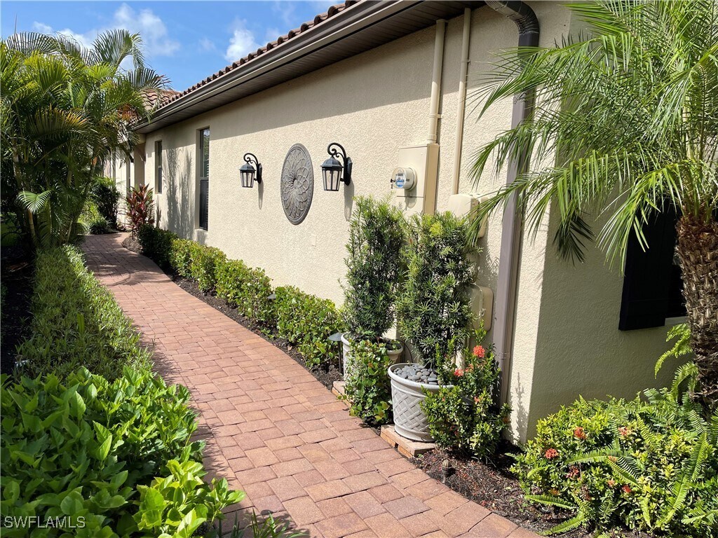 Foto principal - 8328 Lucello Terrace N