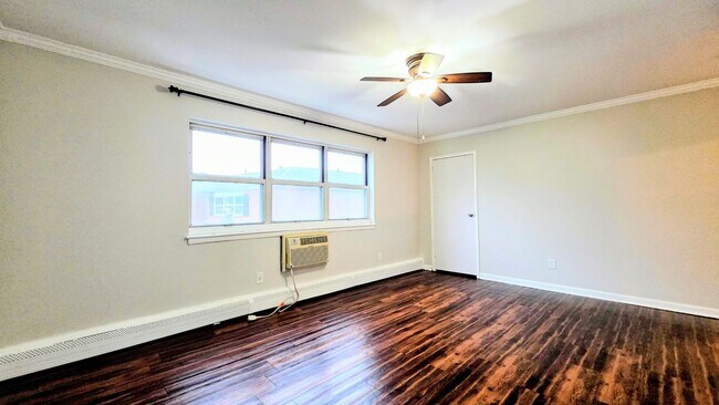 Foto del edificio - 3600 Charles Ct