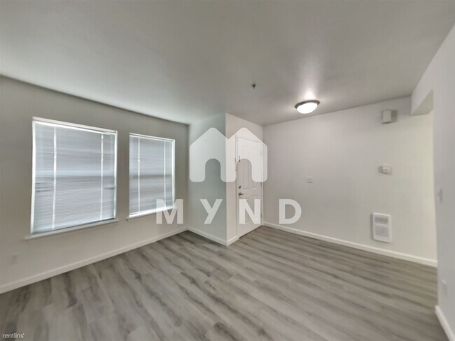 Foto del edificio - 4 br, 2.5 bath Townhome - 10312 140th Stre...