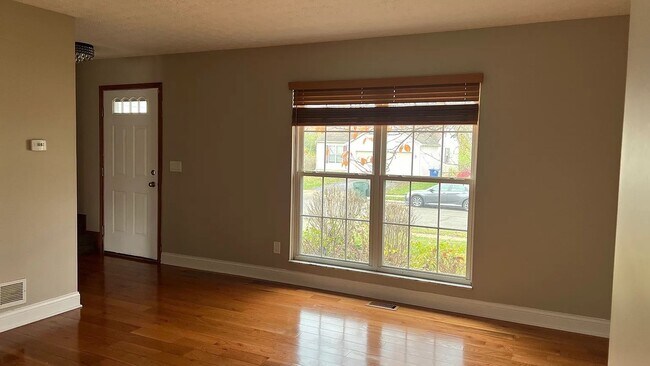 Foto del edificio - 6752 Riverside Glen Ct