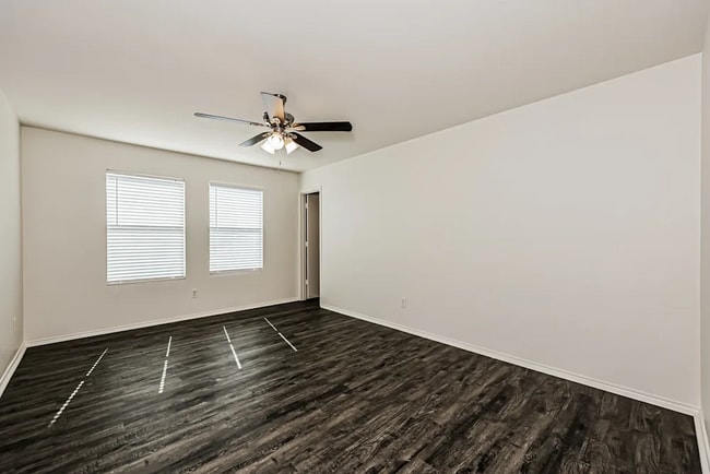 Foto del edificio - 6831 Brookglen Ln