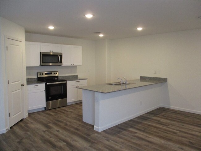 Building Photo - 2400 Granite Cir