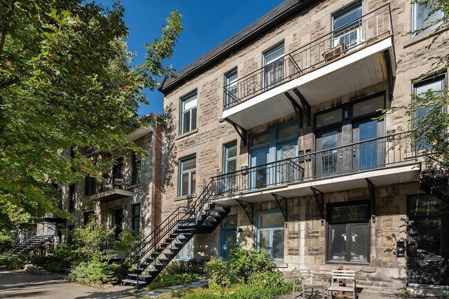 Photo du bâtiment - 3929 Rue St-Hubert