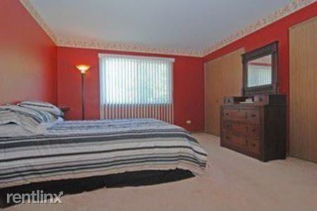 Foto del edificio - 714 E Whispering Oaks Dr