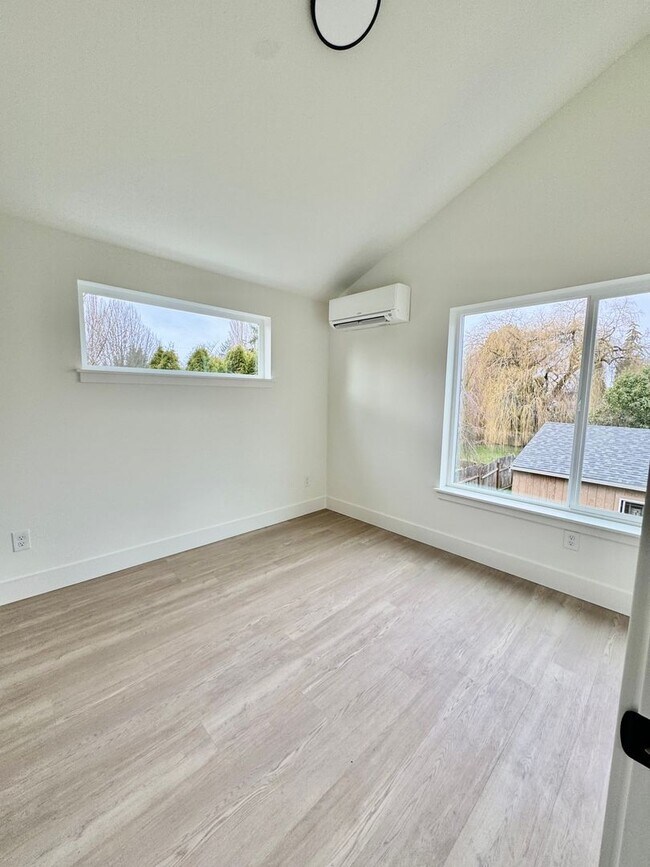 Foto del edificio - 2 Bedroom 2 Bathroom Greenwood New Construction!