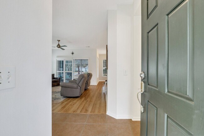 Foto del edificio - 24 Sweetwater Ct