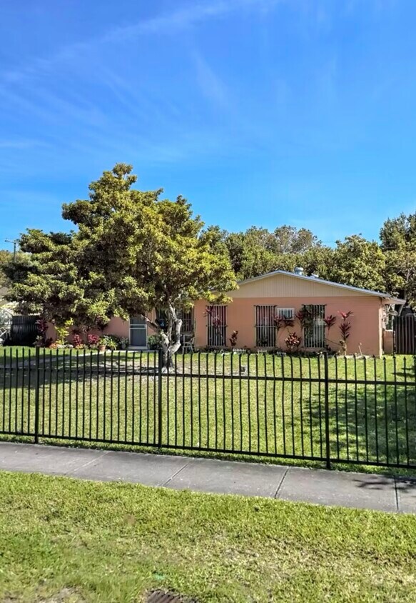 Primary Photo - 20305 SW 110th Ct
