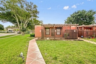 Building Photo - 10300 W Fairway Rd
