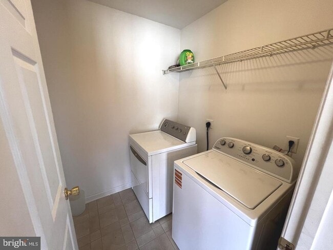 Building Photo - 42802 Higgs Ln