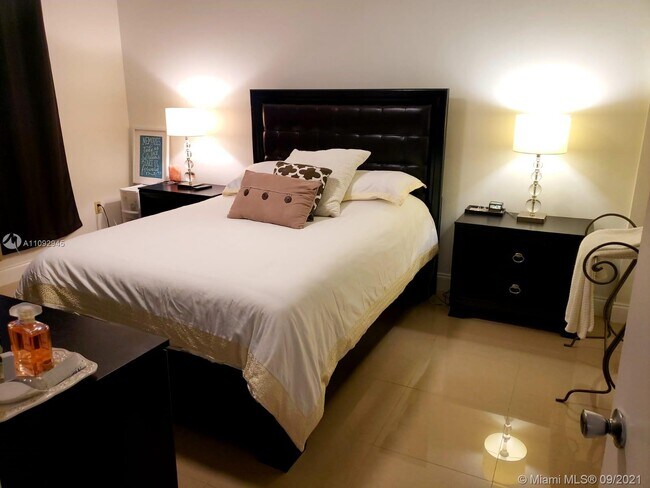 Foto del edificio - 3849 NE 169th St