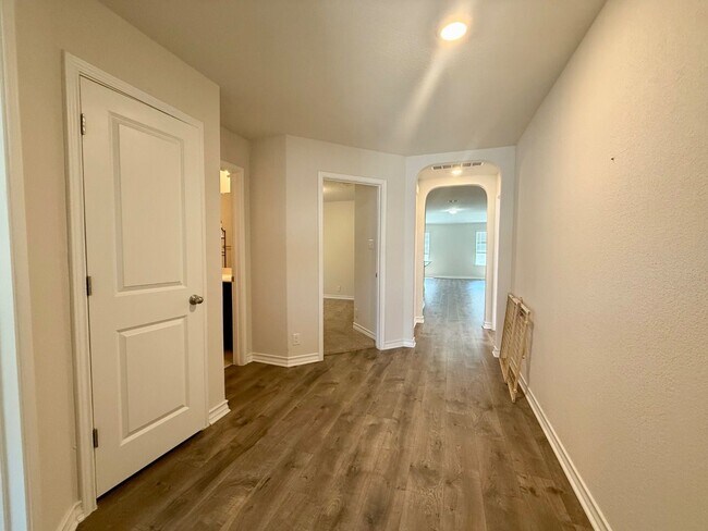 Building Photo - 13512 Boothe Grv