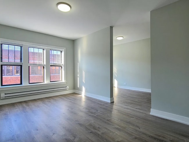 Foto del edificio - 628 W Cornelia Ave