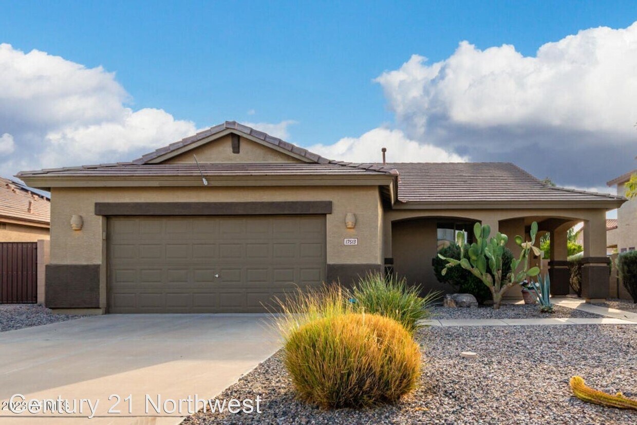 Primary Photo - 3 br, 2 bath House - 17513 W Desert Sage Dr