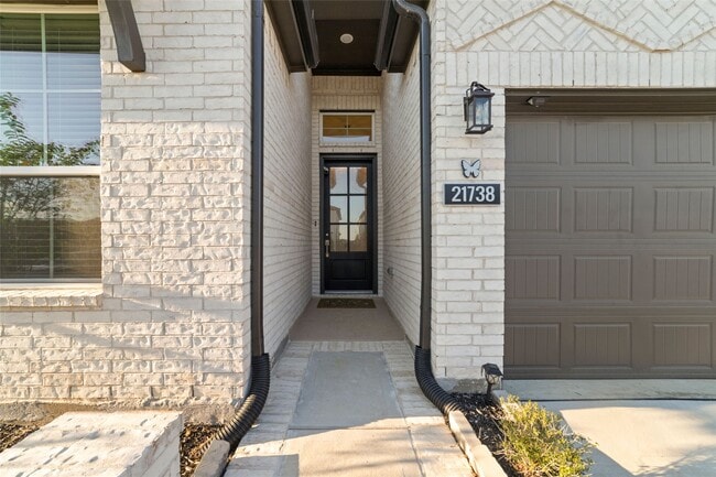 Foto del edificio - 21738 Meridian Duskywing Dr