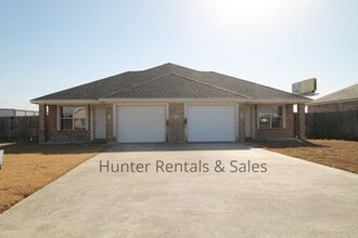Building Photo - 1502 Golden Eagle Ct