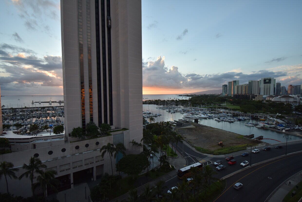 Primary Photo - 1690 Ala Moana Blvd