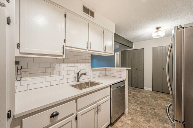 Building Photo - 7040 W 20th Ave