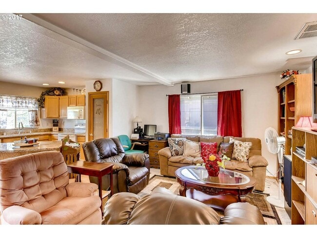 Building Photo - 9805 NE 41st Ave