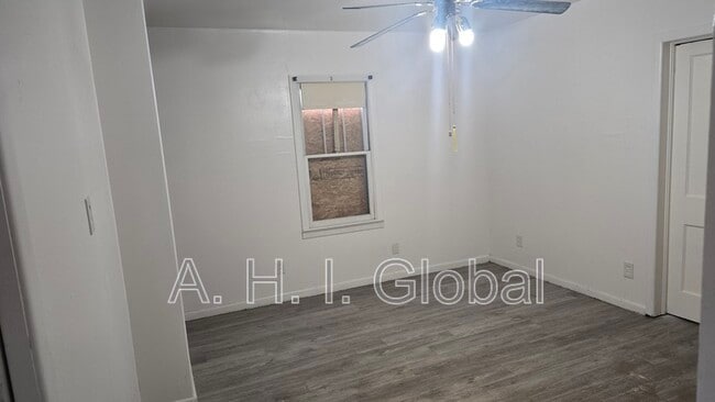 Foto del edificio - 903 N Polk St
