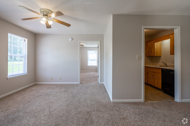 1BR, 1BA - 600SF - Living Room - Whispering Hills Apartments