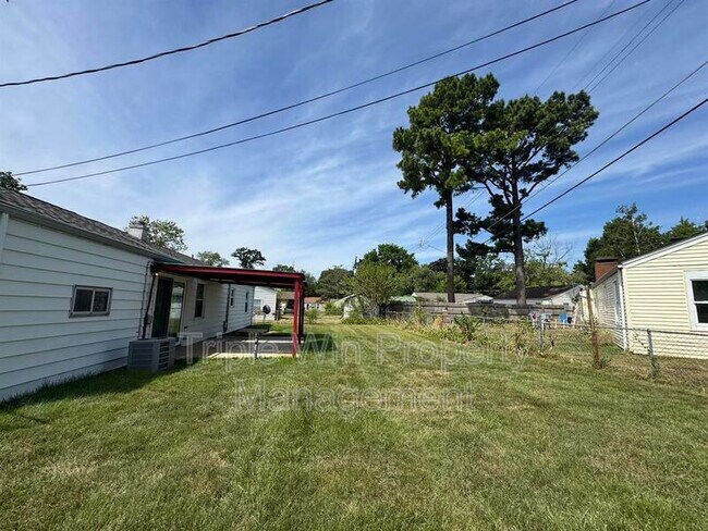 Foto del edificio - 6403 Inlet Ct