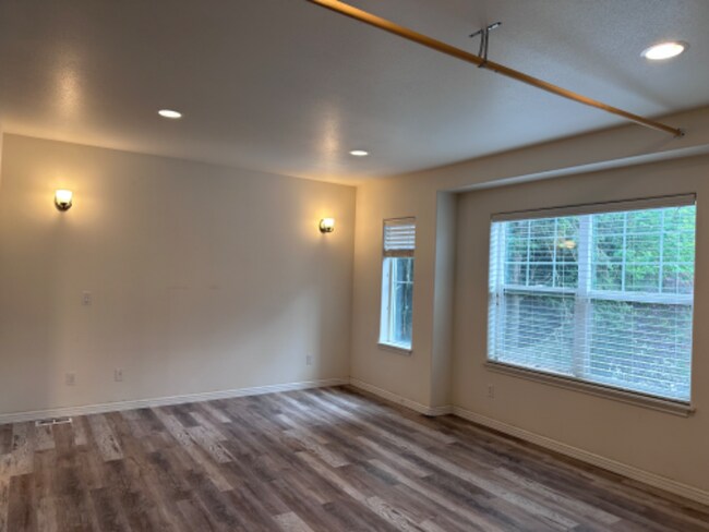 Foto del edificio - 6368 23rd Ave SW