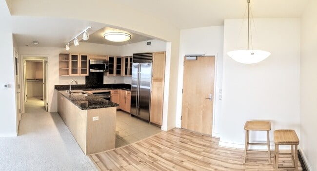 Photo - 600 Queen St Apartment