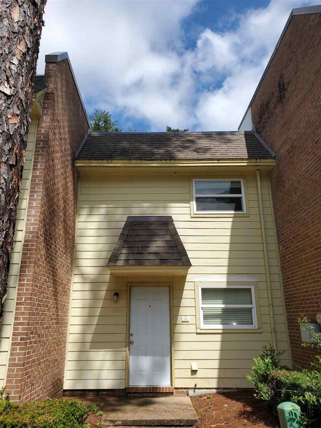 Foto principal - 2731 N Blair Stone Rd