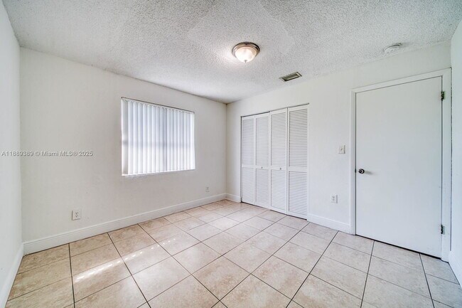 Foto del edificio - 757 NW 95th Terrace